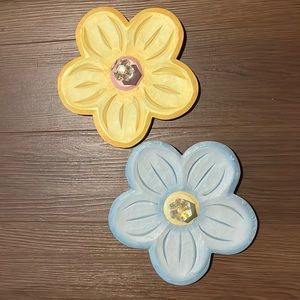 Cute flower clothes or towel wall hangers